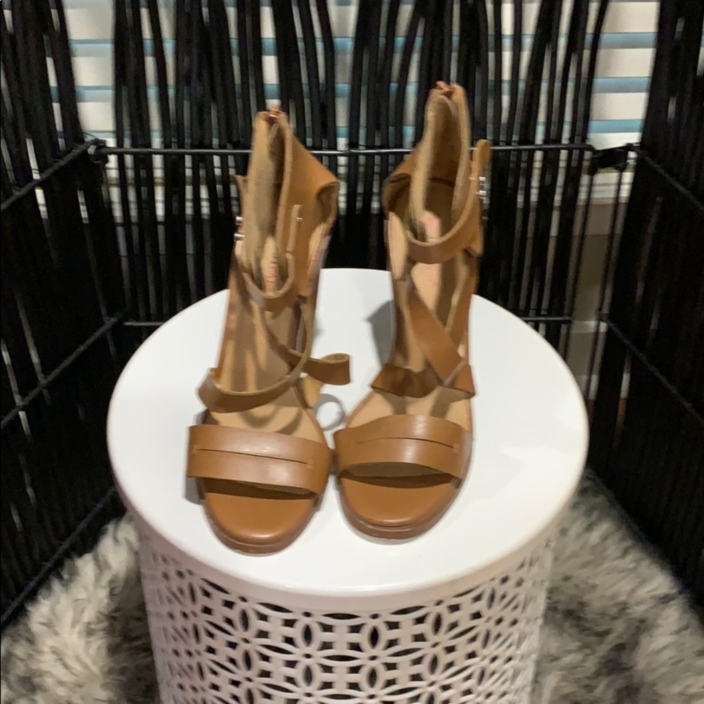 (PRE-LOVED) JUSTFAB BLOCK HEEL SANDAL💖